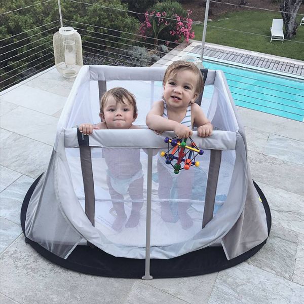 Αναδιπλούμενο Παρκοκρέβατο Aeromoov Instant Travel Cot Γκρι-Μαύρο 0m+